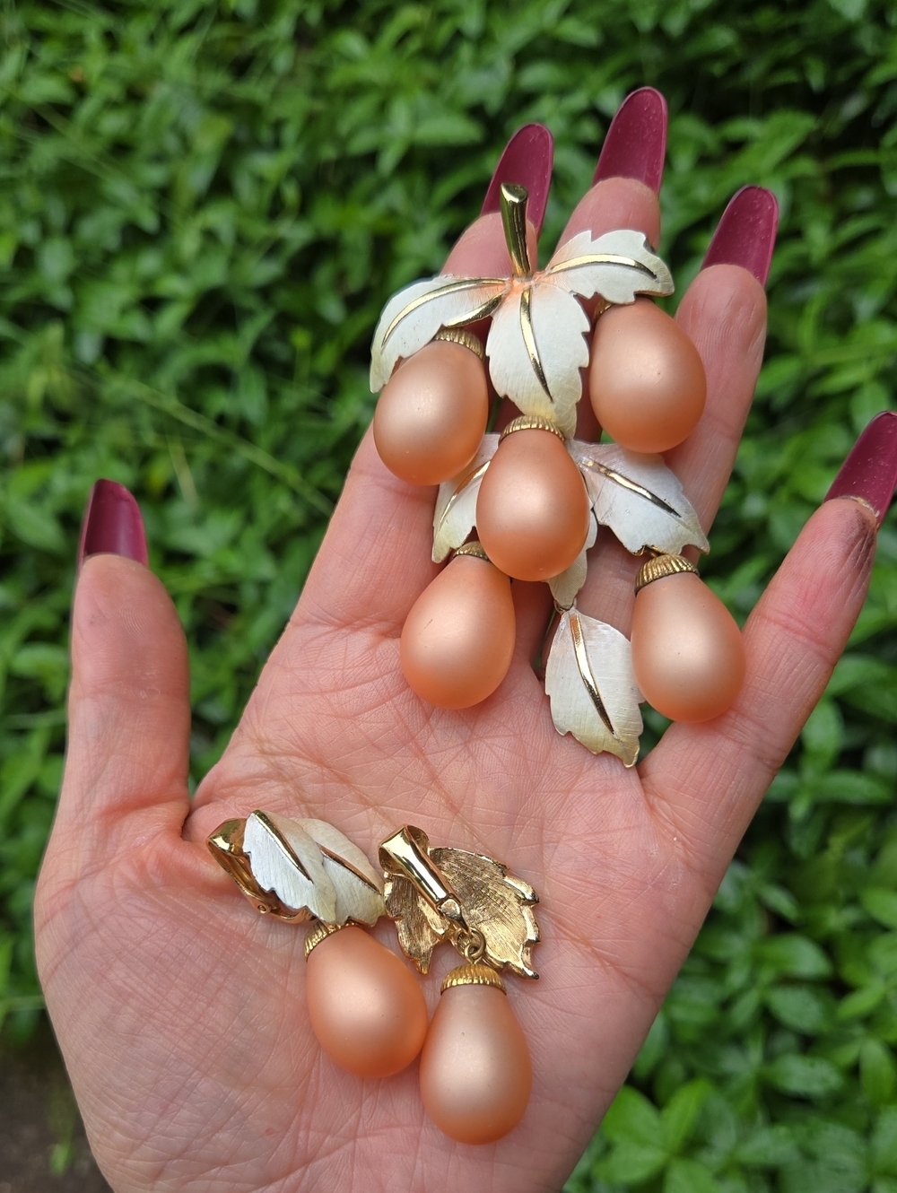 Vintage Peach and Gold Enamel Leave Grapes Brooch Necklace Pendabt Earring Set - Picture 1 of 17